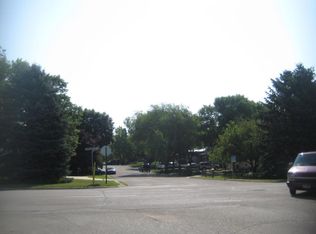 200 Knollwood St W, Annandale, MN 55302