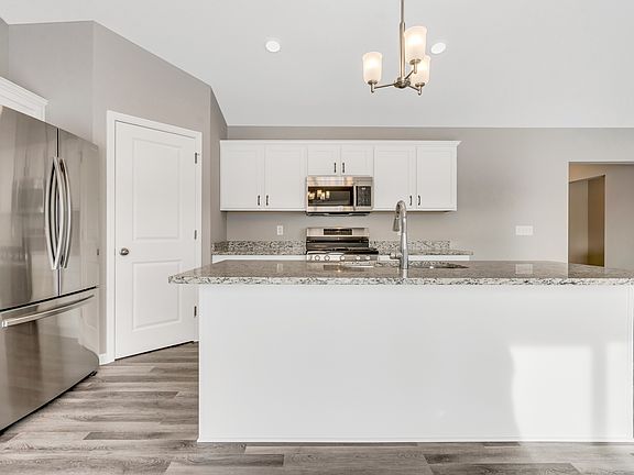 Over Size Kitchen Island Bar For Serving.