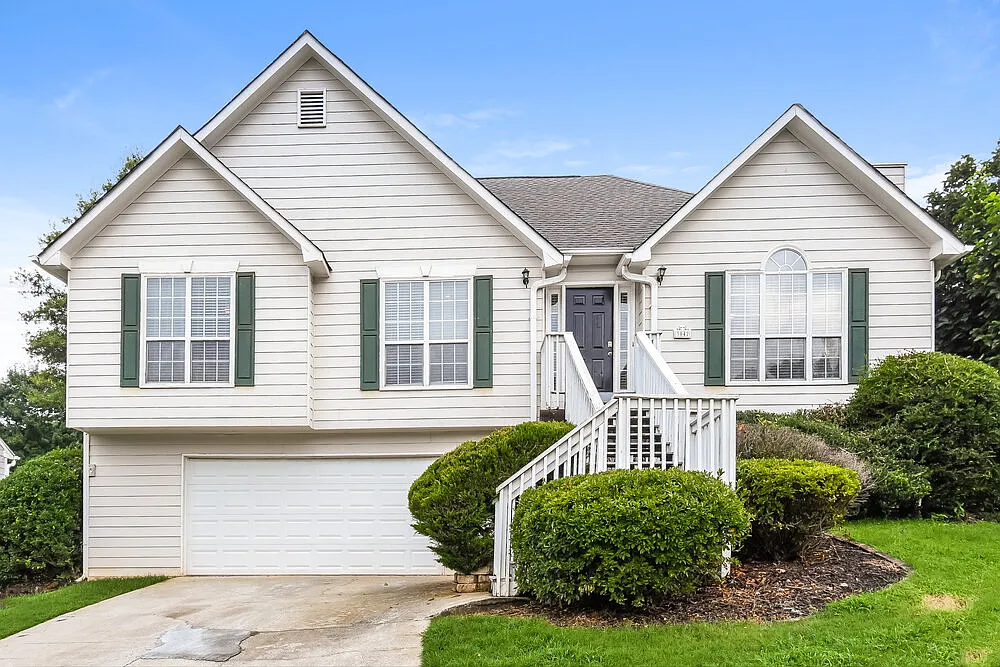 3 bed, 3.0 bath, 2364 sqft, $2,425 — Photo 1