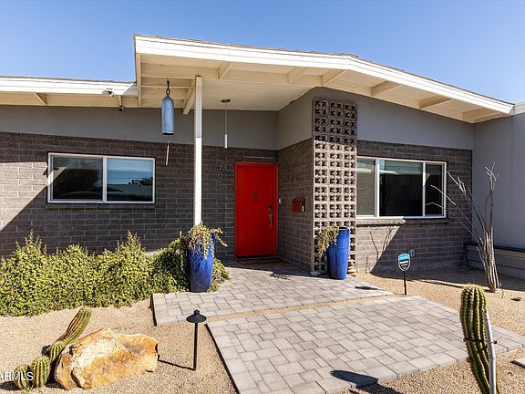 5th image of 706 E LOYOLA Drive