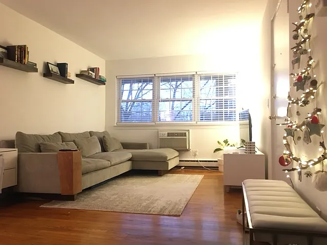 1 bed, 650 sqft, $2,100 — Photo 2