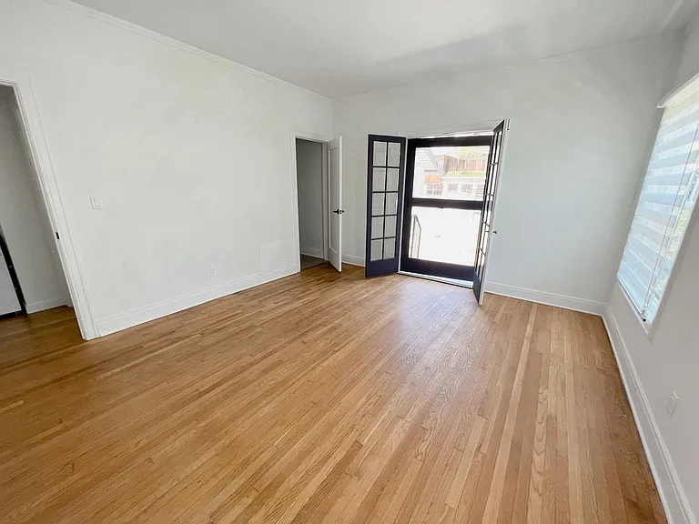 552 S Oakland Ave — Photo 9