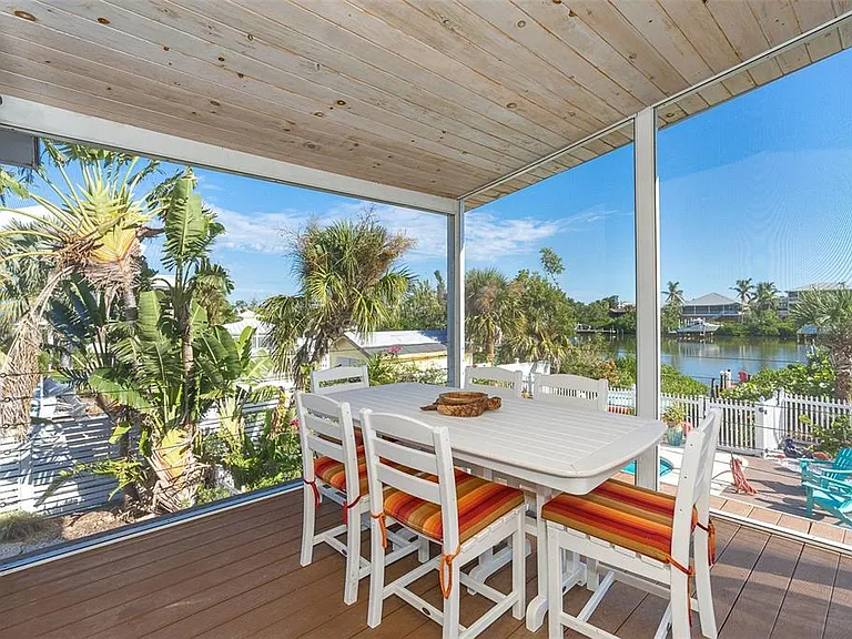 210 Bocilla Dr — Photo 12