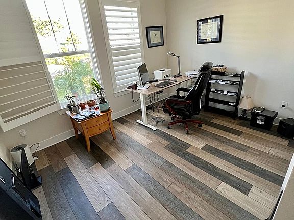 4th image of 2084 Paragon Cir E
