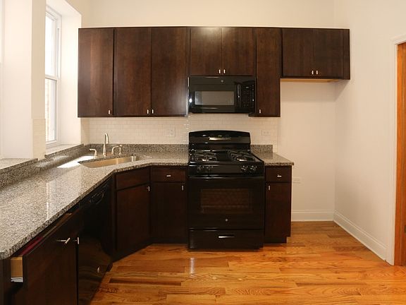 3rd image of 1706 W Sunnyside Ave APT 2
