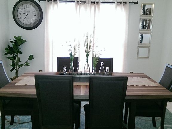 2965 pic Dining