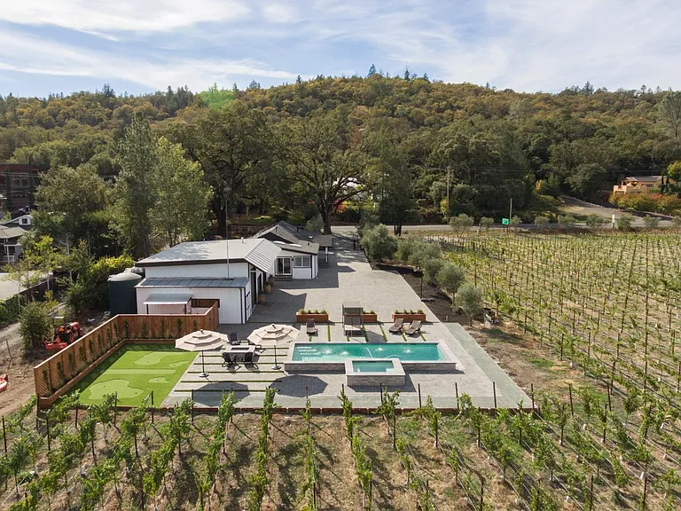 3002 Foothill Blvd — Photo 44
