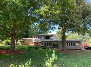 17830 Maple Tree Ln, Brookfield, WI 53045