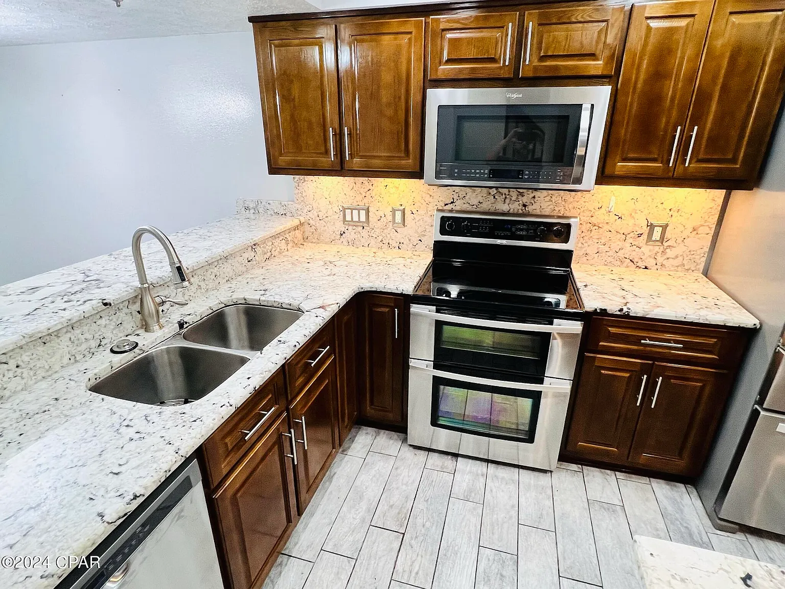 2 bed, 1.5 bath, 1200 sqft, $1,950 — Photo 4