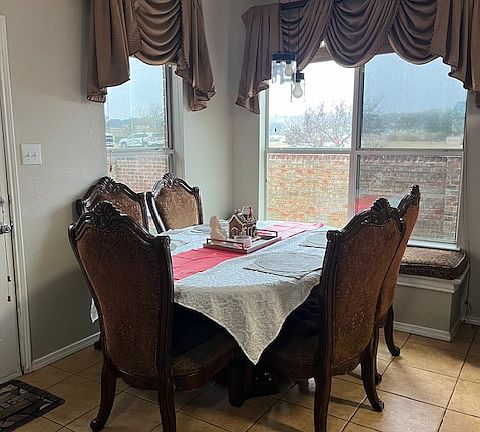 4th image of 341 Clifton Cir