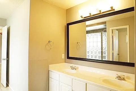18439 Ranch View Trl — Photo 8
