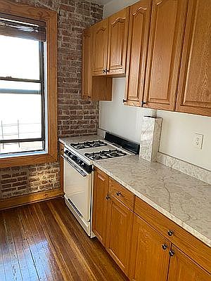 1st image of 650 W 204th St #33