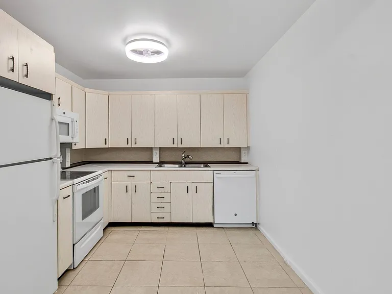 4028 Hythe Pl #B — Photo 23