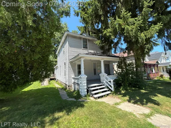 923 10th St, Port Huron, MI 48060