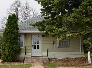 1008 5th St, Stapleton, NE 69163