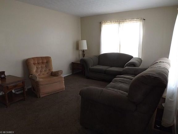 2nd image of 5307 Woodman Ave