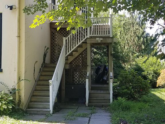5th image of 42 River Dr