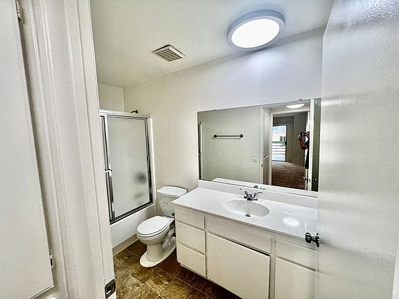 3rd image of 9841 White Oak Ave #103