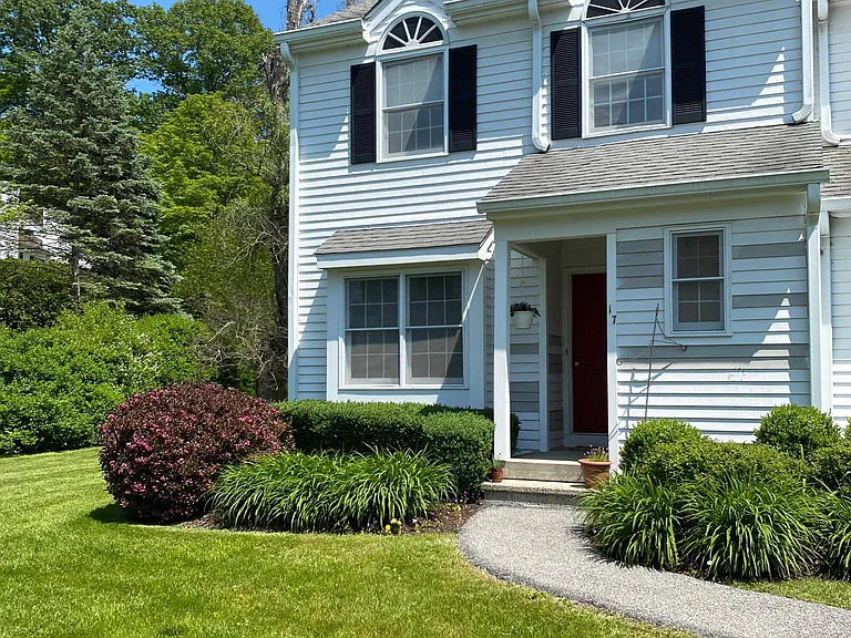 17 Briar Ct #17 — Photo 7
