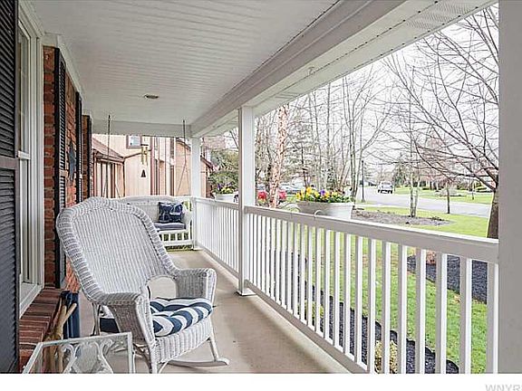 3rd image of 127 White Cedar Dr