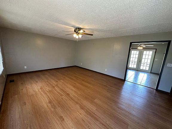 2nd image of 215 River Rd