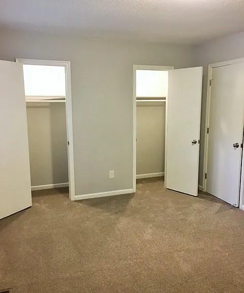 511 Sherwood Ct — Photo 8