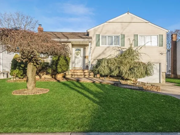 539 Benton Road, East Meadow, NY 11554