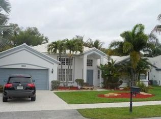 9021 Southern Orchard Rd N, Davie, FL 33328