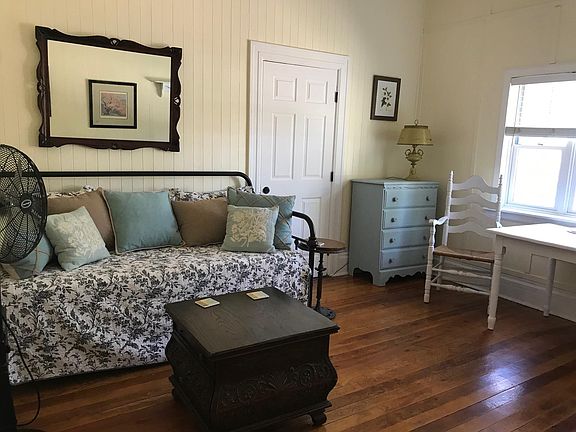 Bright, cheerful room with large new front sash windows