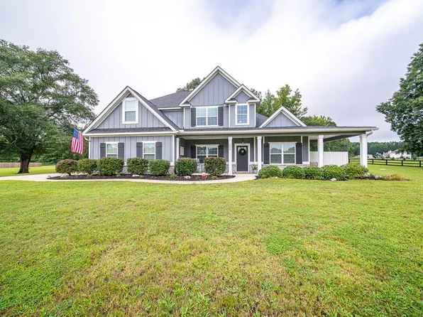 304 Maple Lakes Dr, Cataula, GA 31804