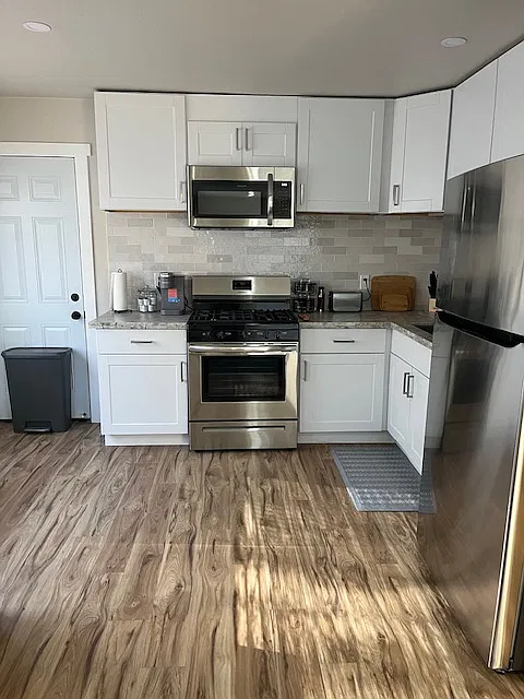 1048 Ralston St — Photo 3