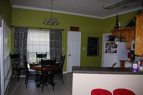 3rd image of 904 Bougainvillea St
