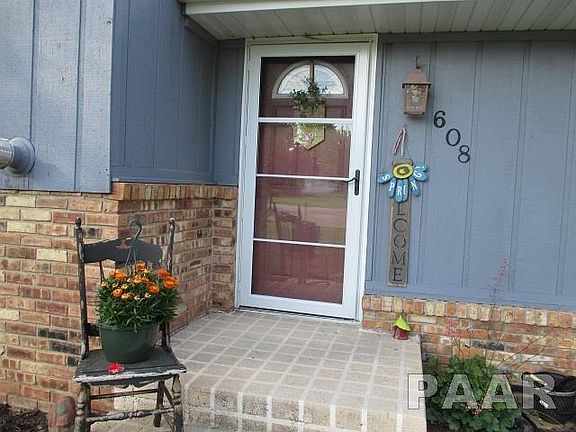 2nd image of 608 N Lakeshore Dr
