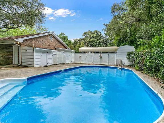 3rd image of 7 Highpoint Dr