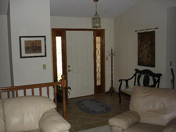 4th image of 2412 E Bellwood St