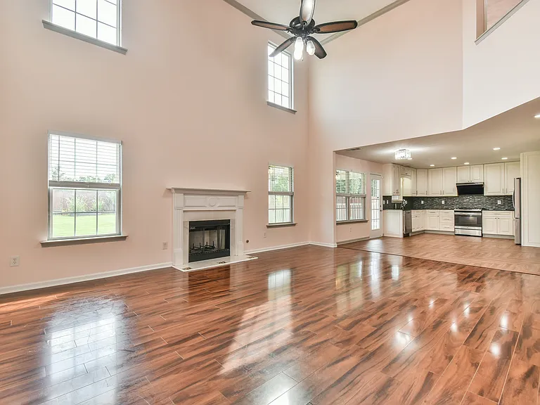 778 Roxholly Ln — Photo 8