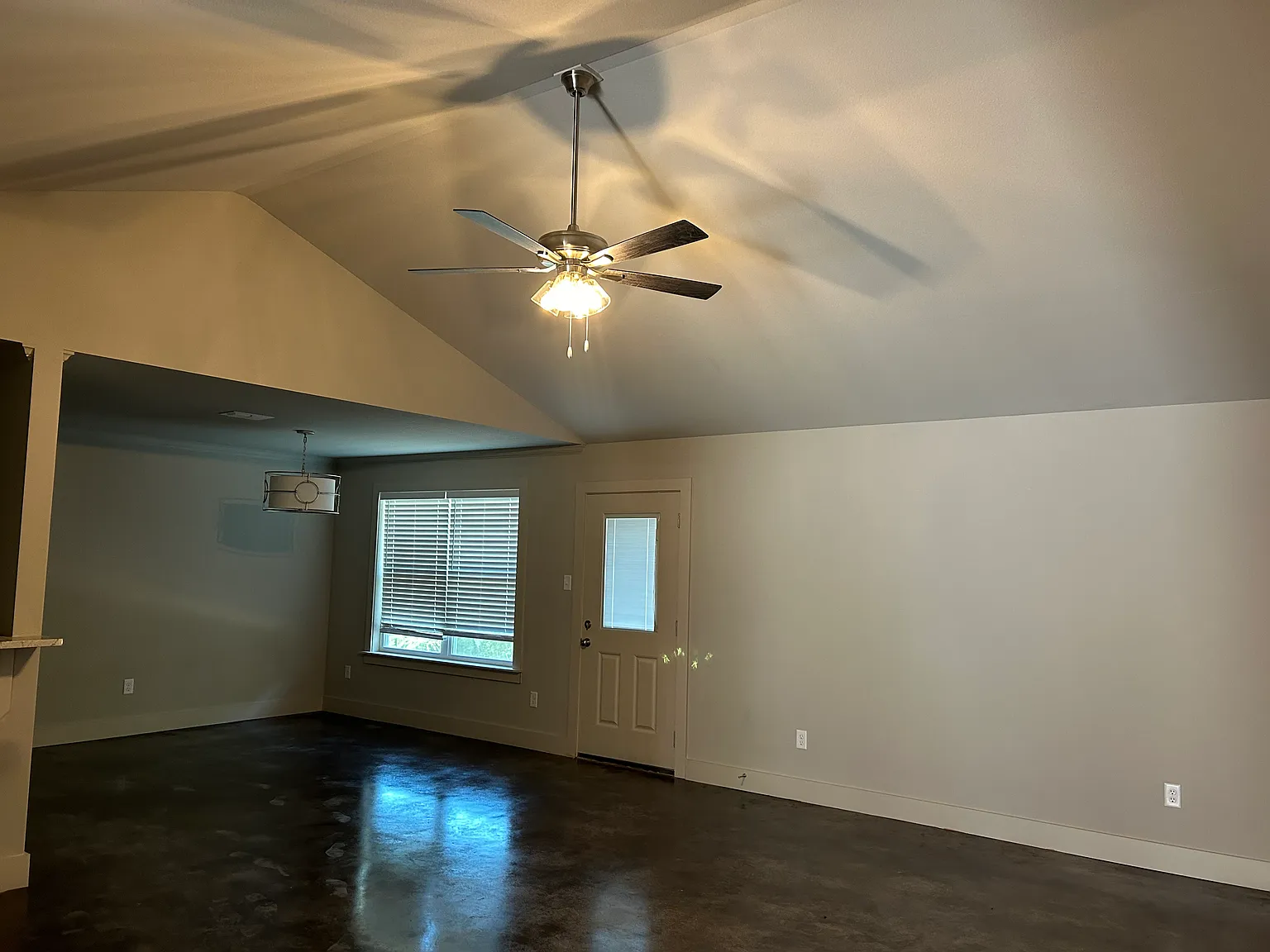4 bed, 1725 sqft, $1,750 — Photo 2