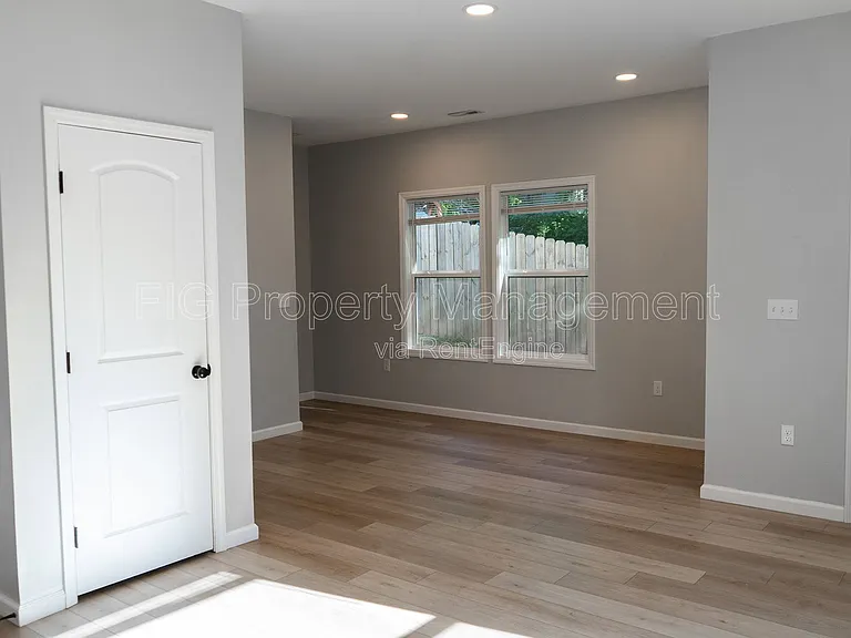 3225 Bikers Path Way — Photo 2