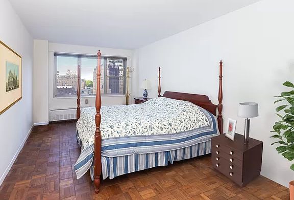 3rd image of 15 W 72nd St APT 17H
