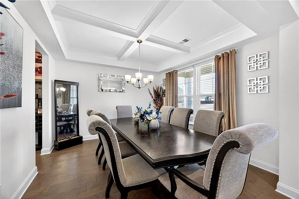 5 bed, 4.0 bath, 3197 sqft, $3,000 — Photo 4