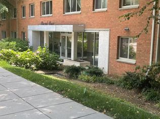 2710 Macomb St NW APT 212, Washington, DC 20008