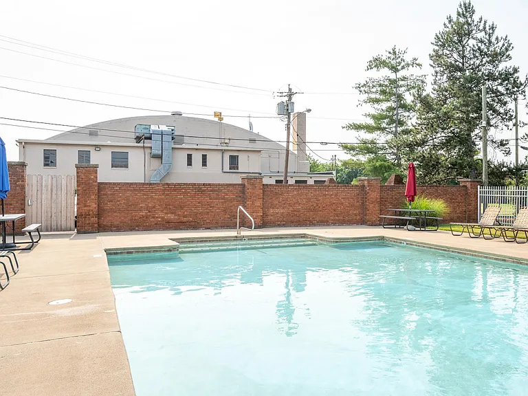Community pool