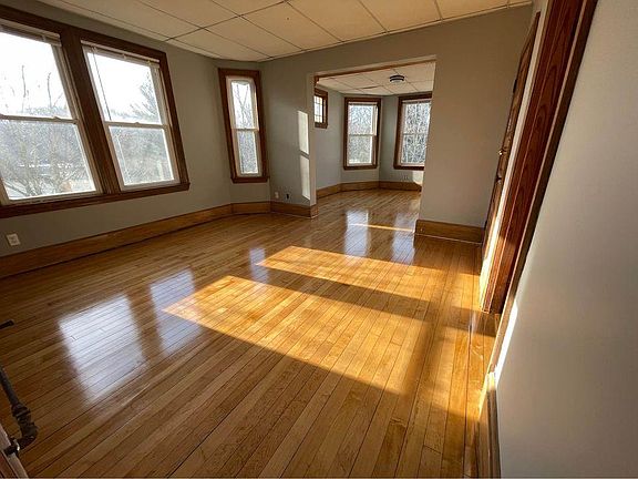 5th image of 3 Chambers St #3