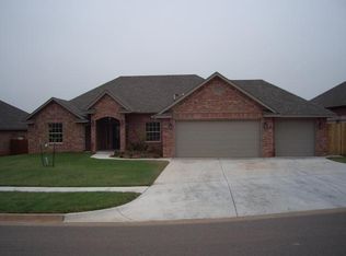 3229 SE 33 Road St, Moore, OK 73160
