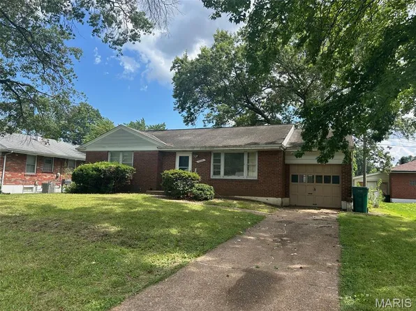 1254 Waldorf Dr, Saint Louis, MO 63137