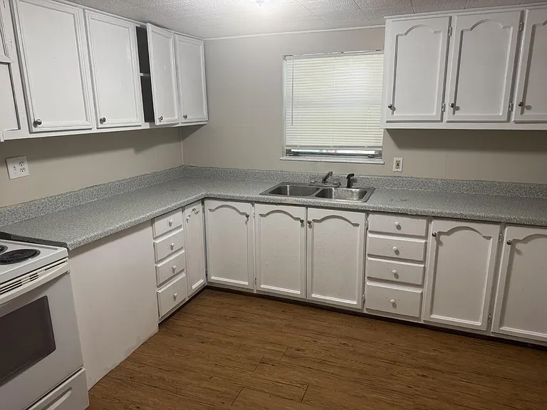 81 Blackwell Ln — Photo 5
