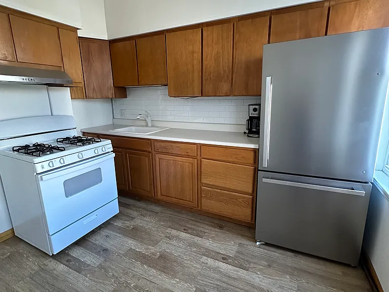 192 Kearny Ave — Photo 1