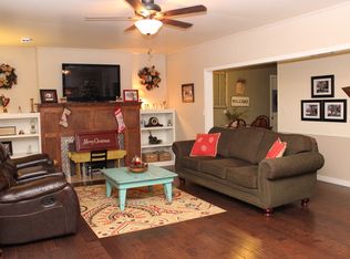 18064 S Phoenix Ave, Tahlequah, OK 74464