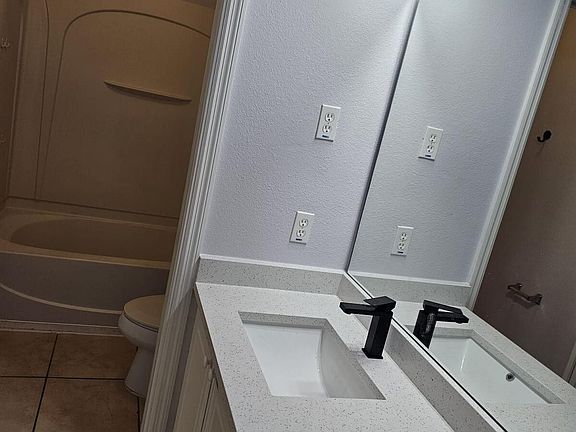 5th image of 2800 Club Cortile Cir #1