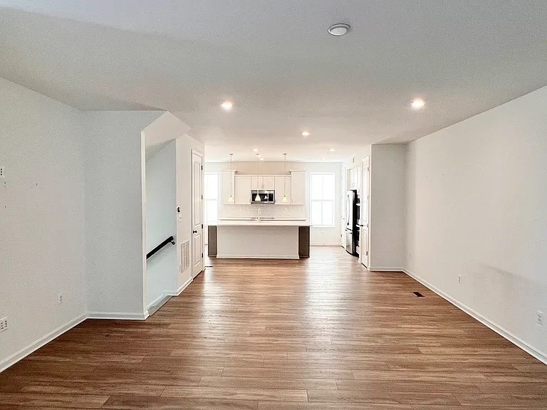 310 Andrew Ct — Photo 26